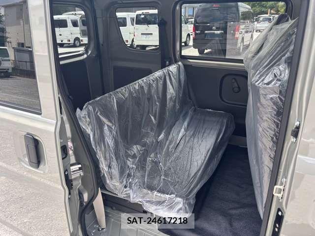 Suzuki EVERY 2026-06 8354407-21