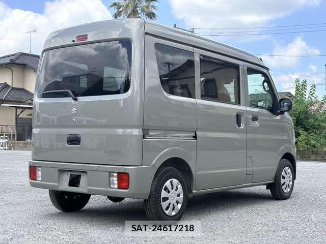 Suzuki EVERY 2026-06 8354407-4
