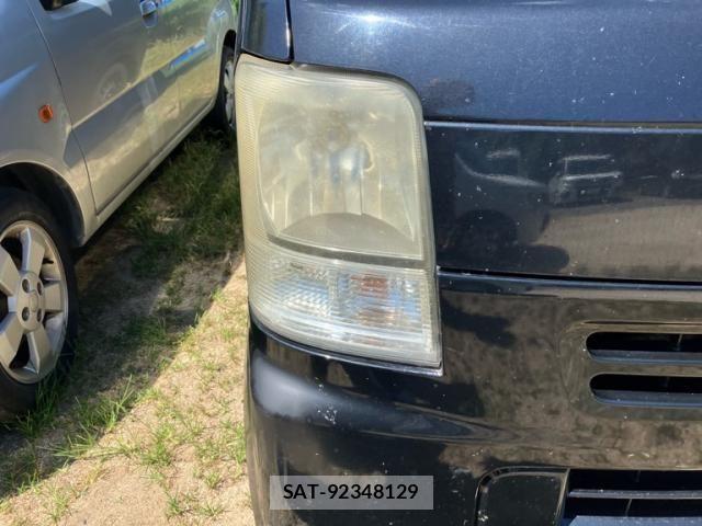 Suzuki EVERY 2012-03 8354423-3