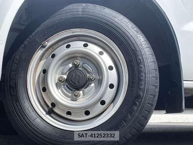 Suzuki EVERY 2014-12 8365832-3