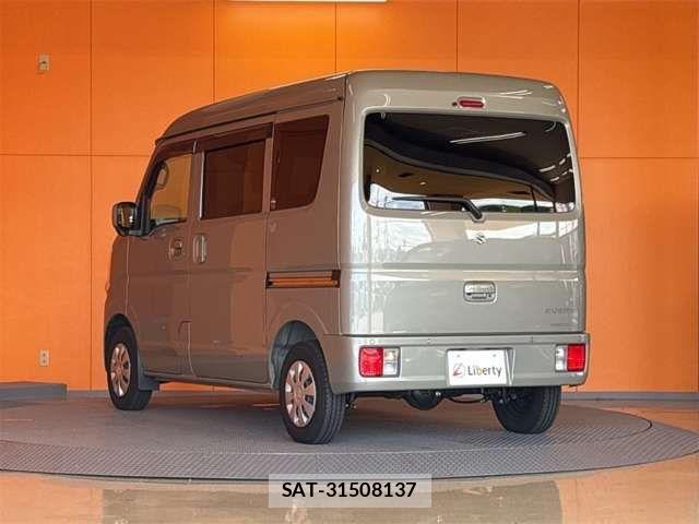Suzuki EVERY 2025-06 8365810-10