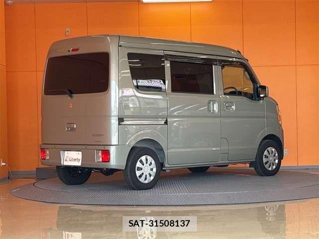Suzuki EVERY 2025-06 8365810-8
