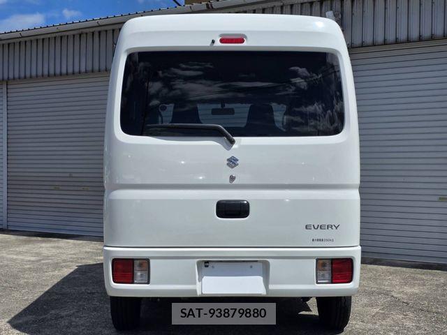 Suzuki EVERY 2023-06 8365817-10