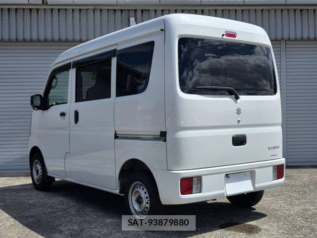 Suzuki EVERY 2023-06 8365817-11