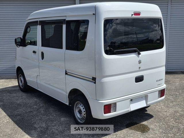 Suzuki EVERY 2023-06 8365817-2