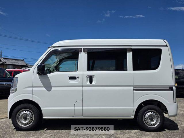 Suzuki EVERY 2023-06 8365817-7