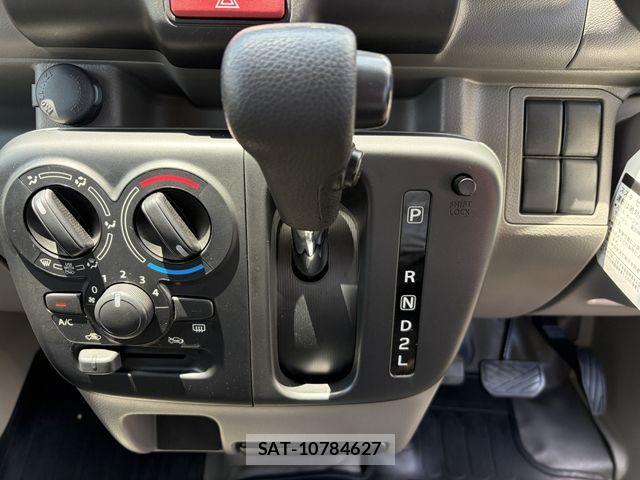 Suzuki EVERY 2020-01 8365828-17