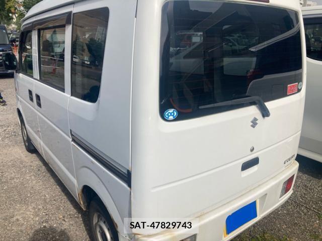 Suzuki EVERY 2009-03 8365840-4