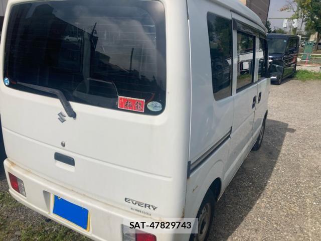 Suzuki EVERY 2009-03 8365840-5