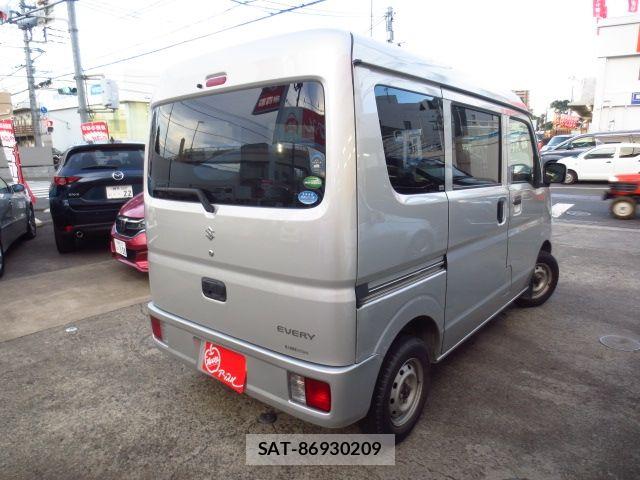 Suzuki EVERY 2016-08 8365831-2
