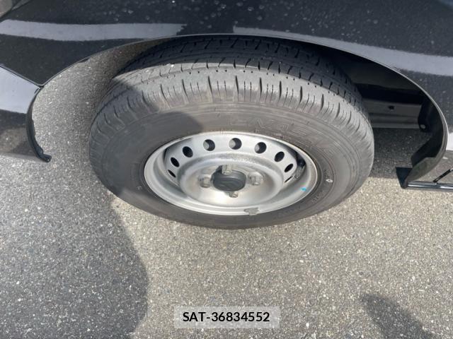 Suzuki EVERY 2017-09 8365835-17
