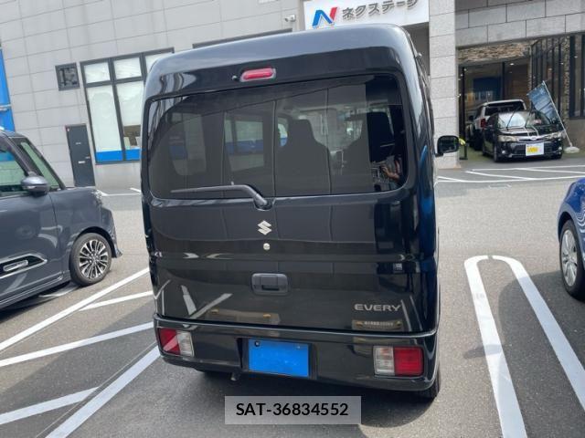 Suzuki EVERY 2017-09 8365835-4