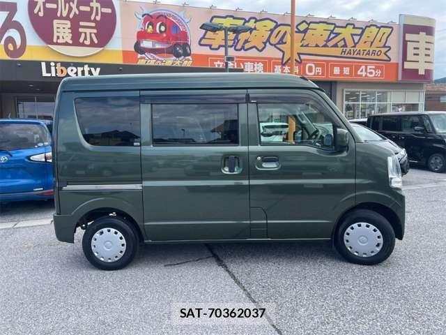 Suzuki EVERY 2019-03 8365812-6