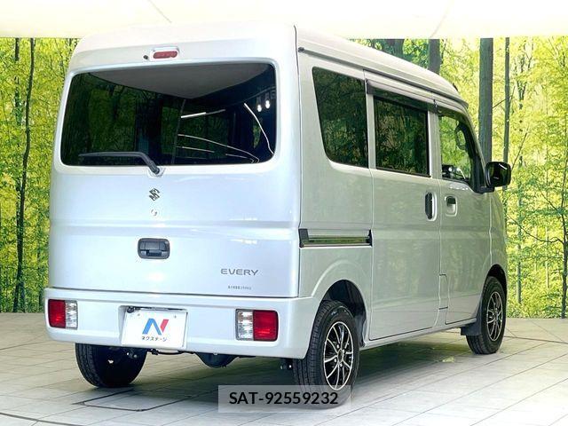 Suzuki EVERY 2023-06 8365820-16