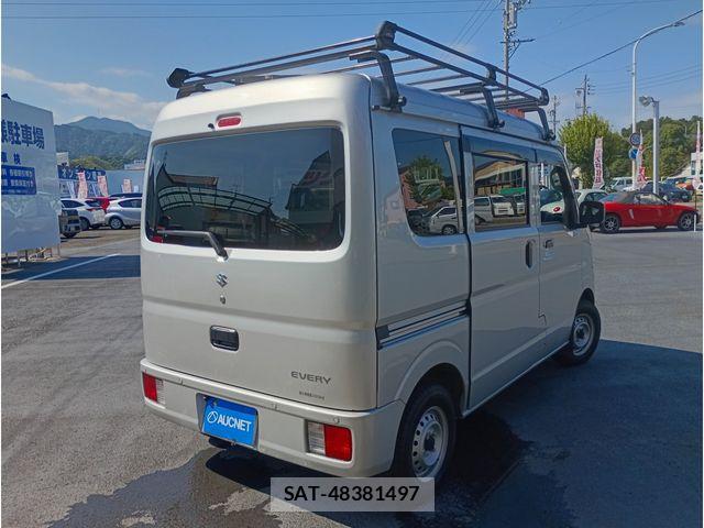 Suzuki EVERY 2022-04 8371641-1