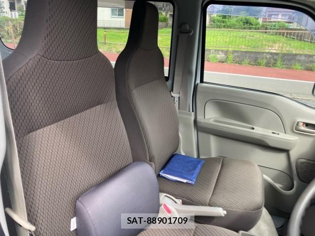Suzuki EVERY 2016-09 8412304-14