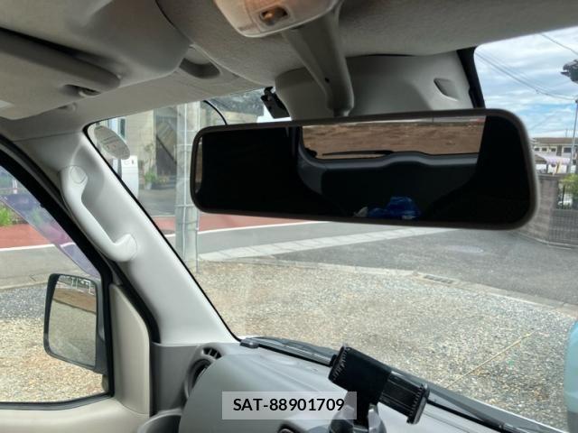 Suzuki EVERY 2016-09 8412304-17