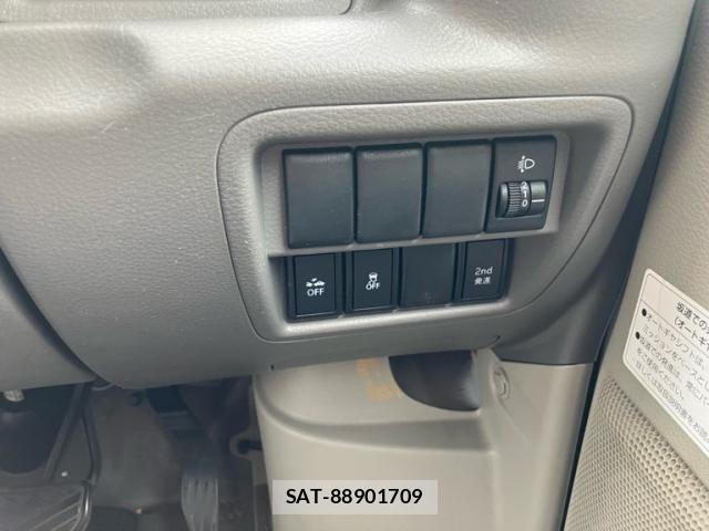 Suzuki EVERY 2016-09 8412304-18
