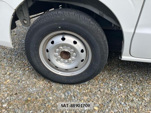 Suzuki EVERY 2016-09 8412304-3