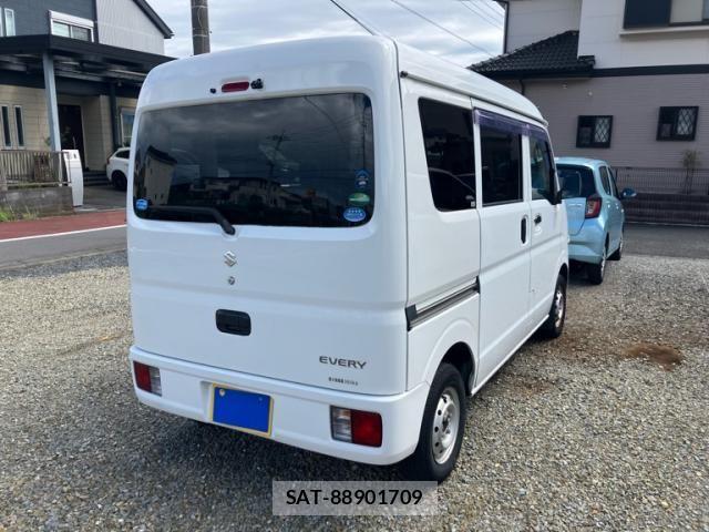 Suzuki EVERY 2016-09 8412304-4