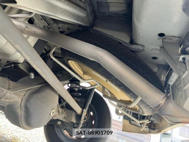 Suzuki EVERY 2016-09 8412304-6