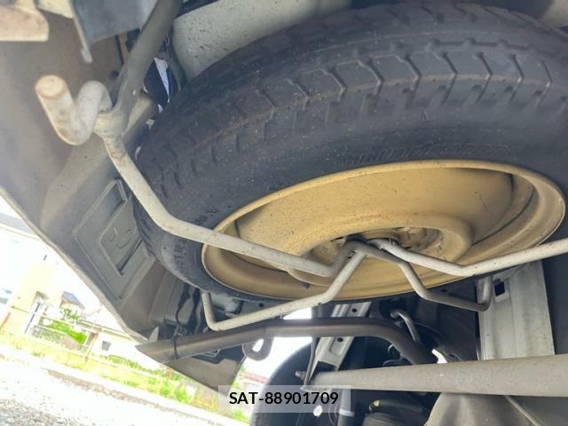 Suzuki EVERY 2016-09 8412304-7