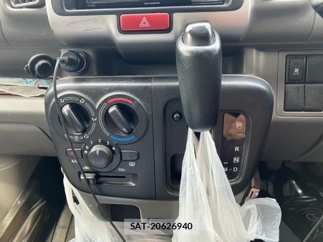Suzuki EVERY 2018-03 8412309-14