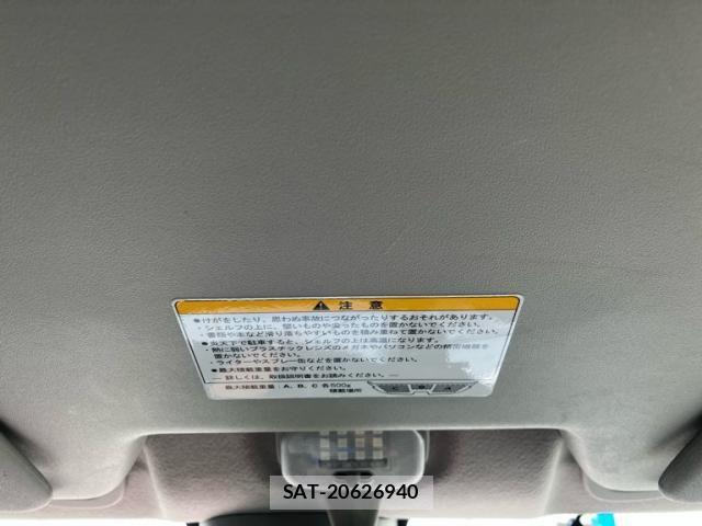 Suzuki EVERY 2018-03 8412309-16