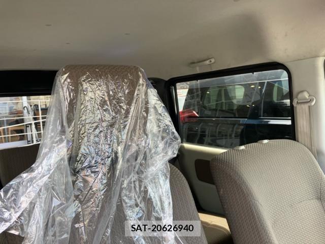 Suzuki EVERY 2018-03 8412309-20