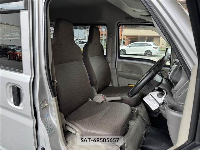 Suzuki EVERY 2019-09 8412300-15