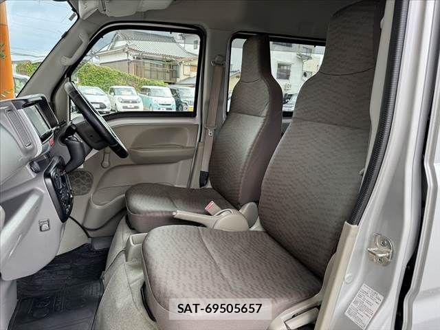 Suzuki EVERY 2019-09 8412300-17