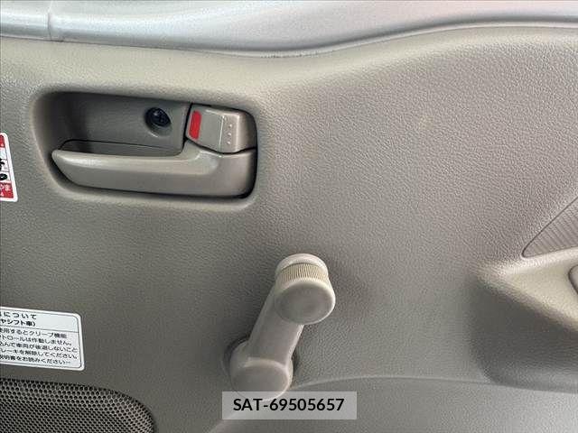 Suzuki EVERY 2019-09 8412300-29