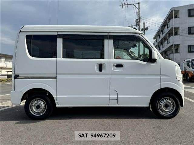 Suzuki EVERY 2017-11 8412307-11
