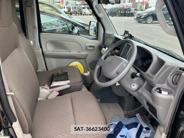 Suzuki EVERY 2017-07 8412305-10