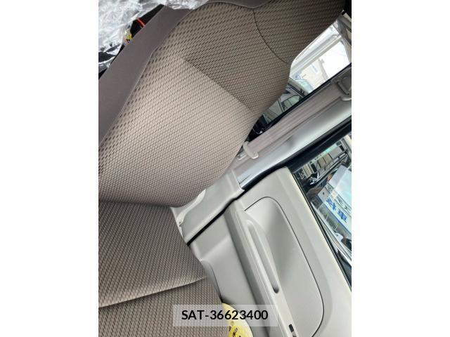 Suzuki EVERY 2017-07 8412305-12
