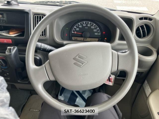 Suzuki EVERY 2017-07 8412305-15