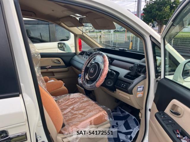 Suzuki EVERY 2015-04 8412324-9