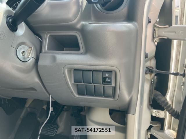 Suzuki EVERY 2015-04 8412324-13