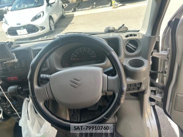Suzuki EVERY 2017-08 8524820-13
