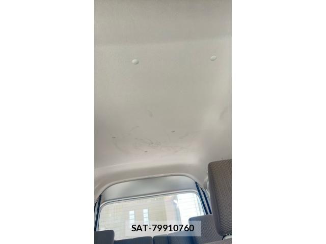 Suzuki EVERY 2017-08 8524820-23