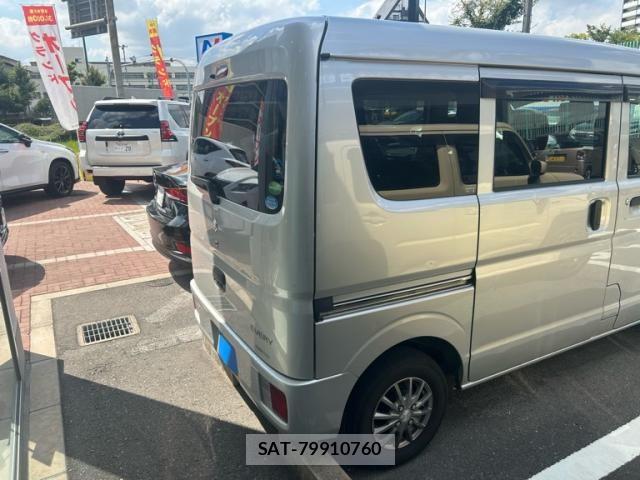 Suzuki EVERY 2017-08 8524820-2