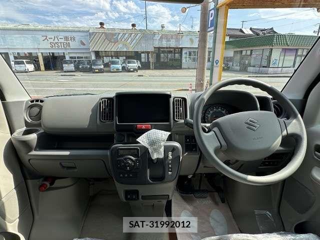 Suzuki EVERY 2025-11 8561839-6