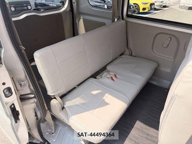 Suzuki EVERY 2022-11 8561848-19