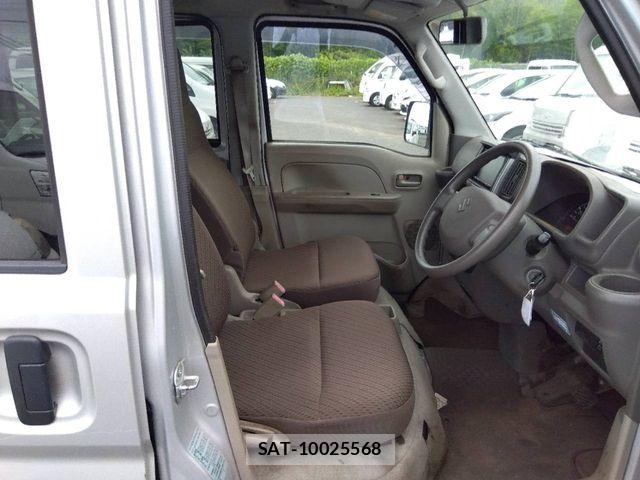 Suzuki EVERY 2018-07 8561852-3