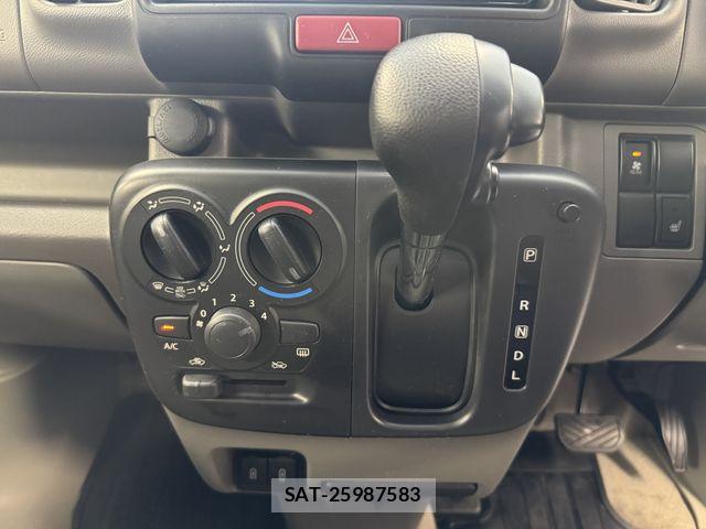 Suzuki EVERY 2025-10 8561840-5
