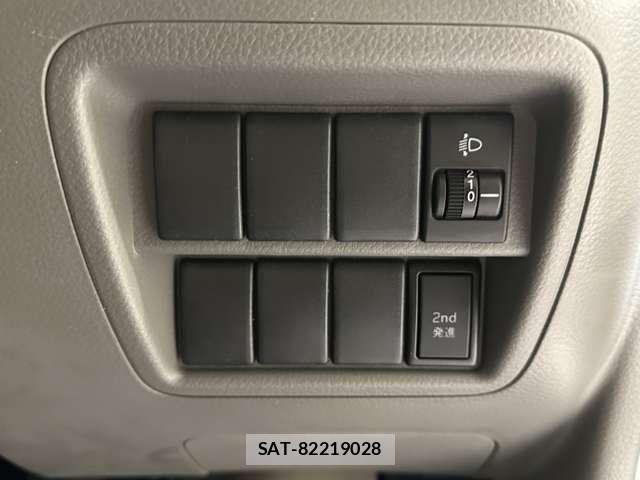 Suzuki EVERY 2017-06 8561850-11