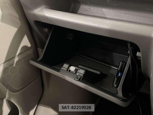 Suzuki EVERY 2017-06 8561850-13