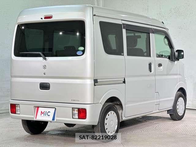 Suzuki EVERY 2017-06 8561850-4