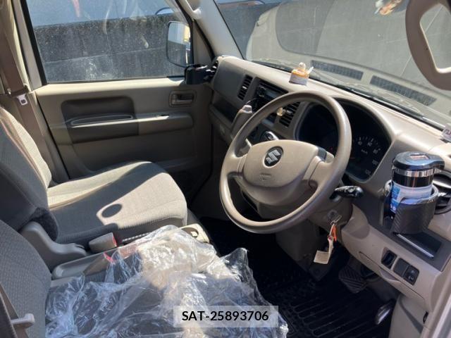 Suzuki EVERY 2011-10 8561853-9