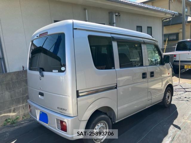 Suzuki EVERY 2011-10 8561853-2